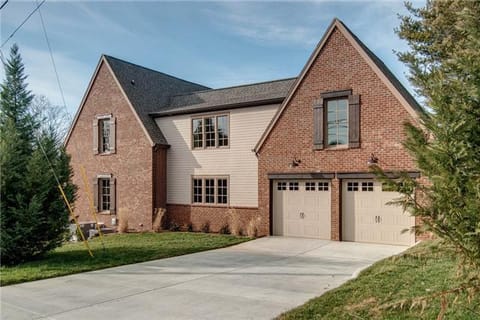 Castleman - Gallery image 4