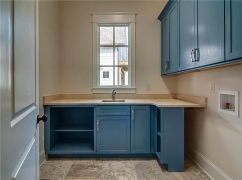 Castleman - Gallery image 3