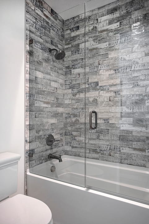 Wilson Pike - Portrait view